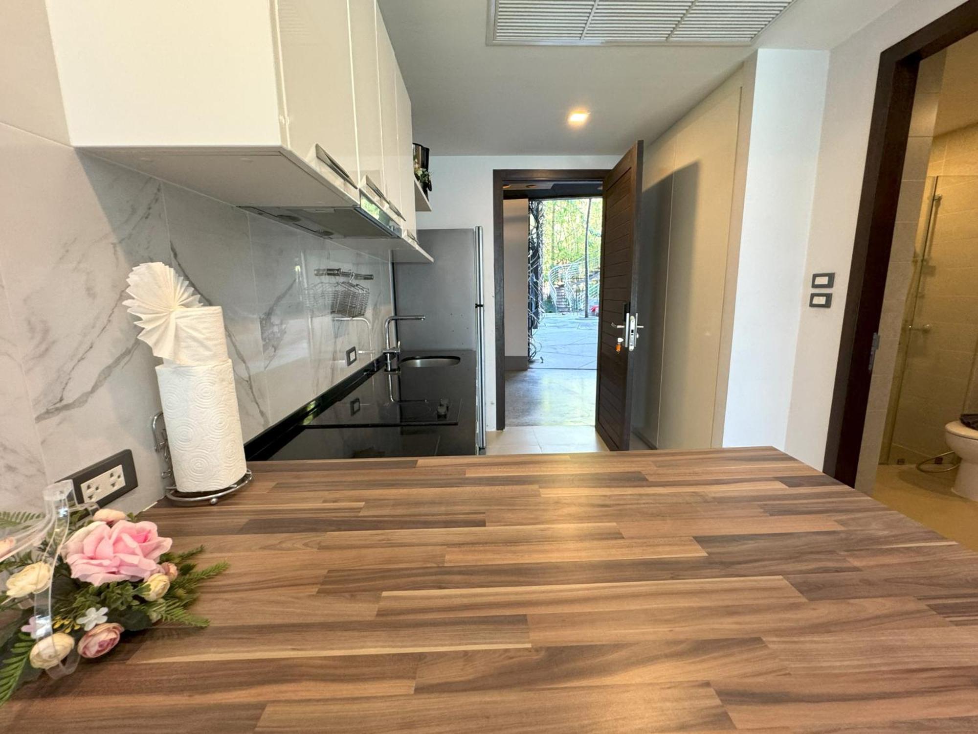 Private Apartment At Emerald Terrace Patong Exterior foto