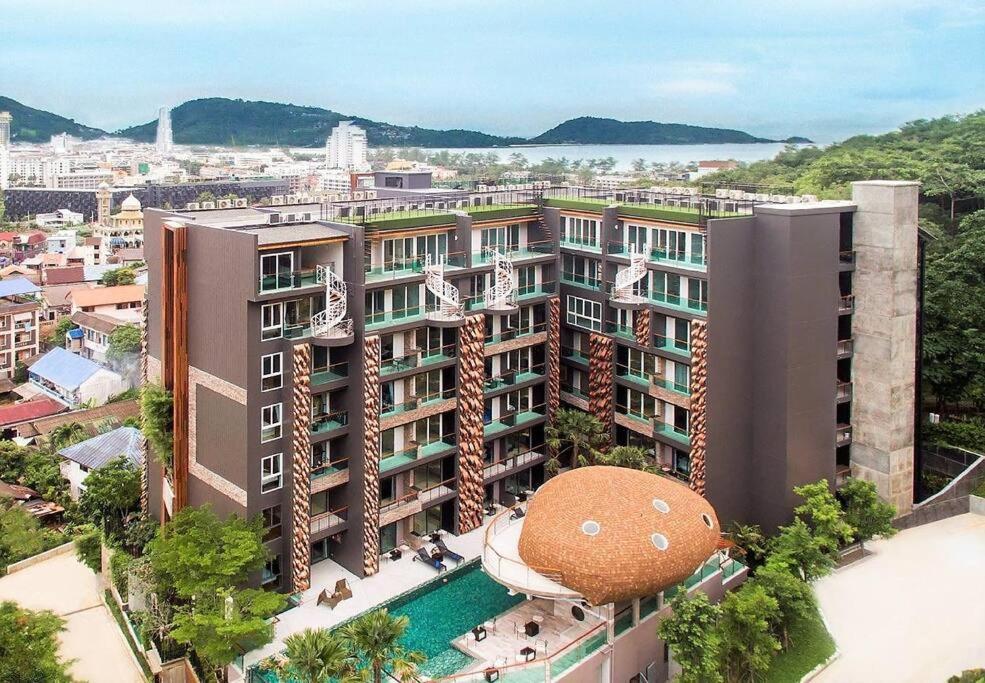 Private Apartment At Emerald Terrace Patong Exterior foto