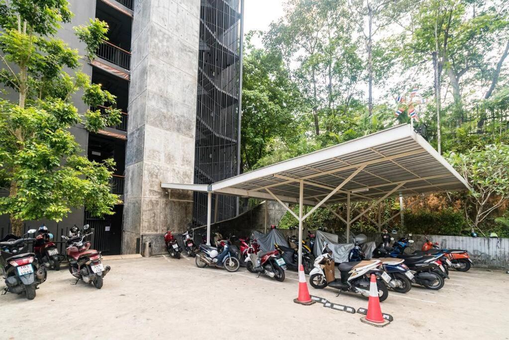 Private Apartment At Emerald Terrace Patong Exterior foto