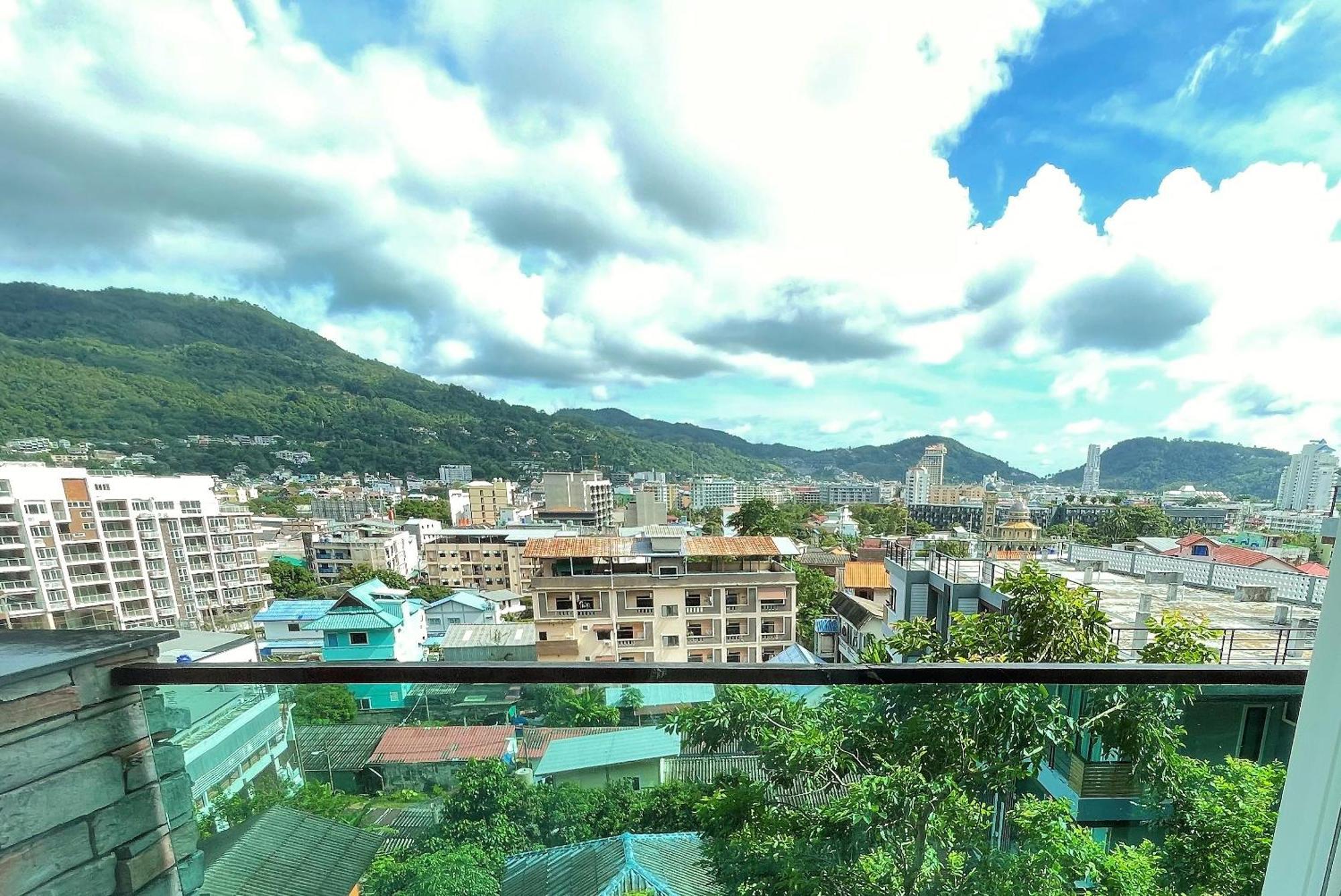 Private Apartment At Emerald Terrace Patong Exterior foto