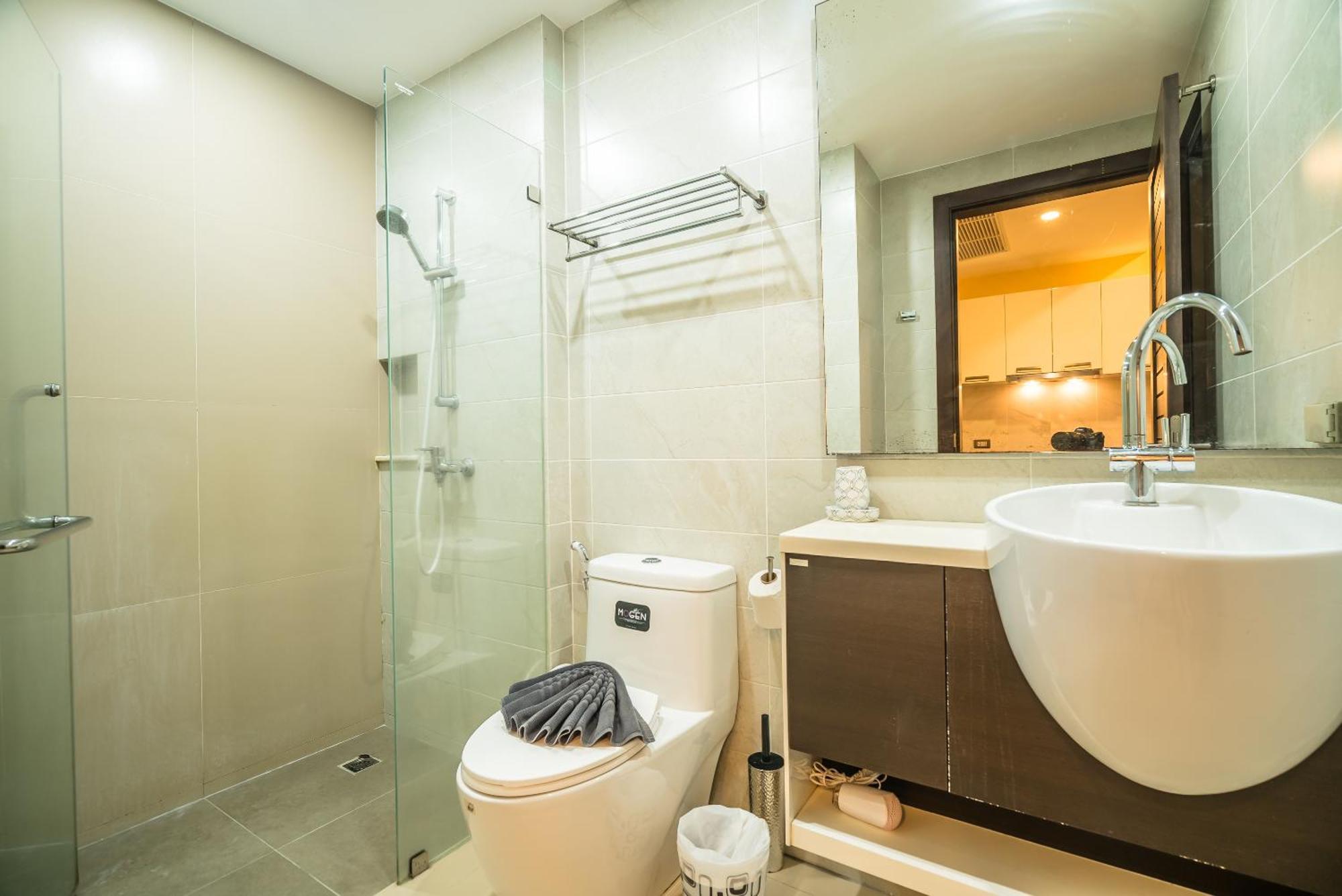 Private Apartment At Emerald Terrace Patong Exterior foto