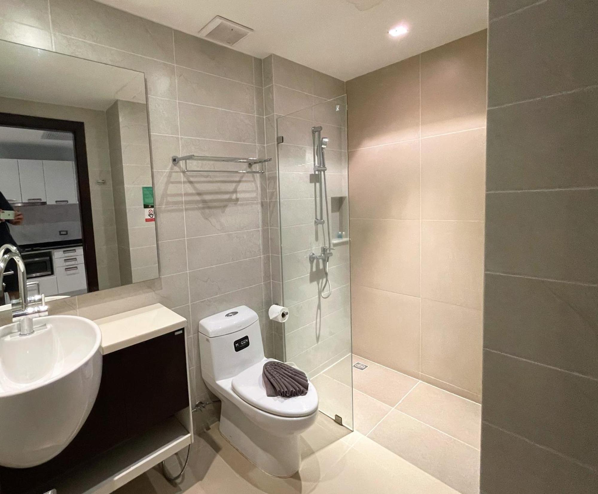 Private Apartment At Emerald Terrace Patong Exterior foto